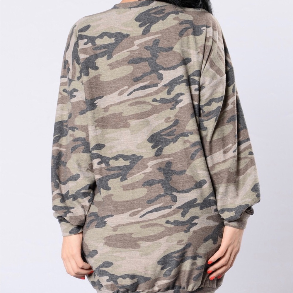 Host Pick 💫 Distress Camo Tunic - Picture 5 of 13